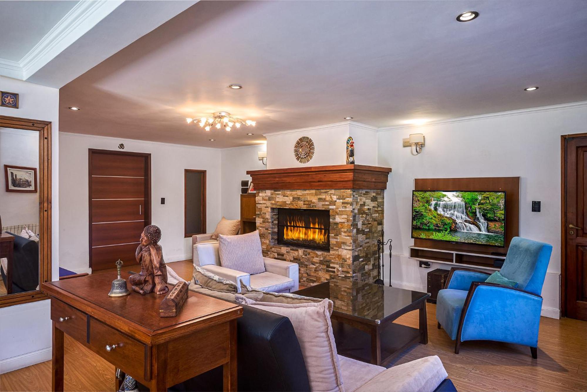 House Chalet *